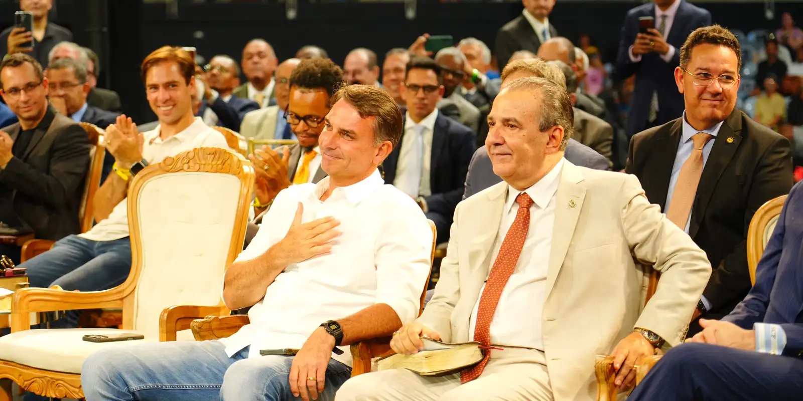 Flávio passa domingo reunido com prefeitos e vereadores de São Paulo