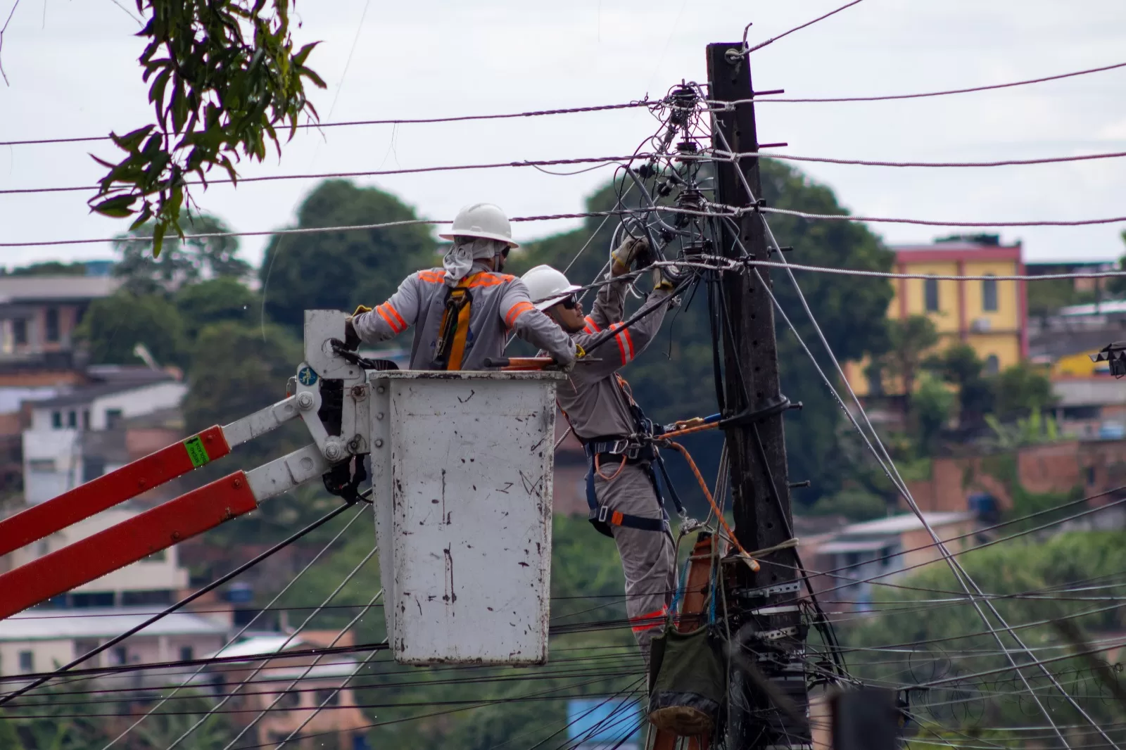Âmbar Energia anuncia desligamentos programados em Manaus; confira os bairros