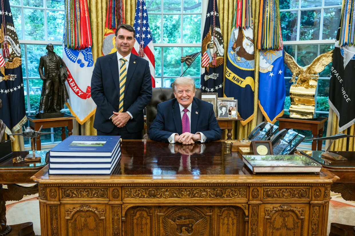 Como Flávio Bolsonaro pode copiar Trump para governar o Brasil
