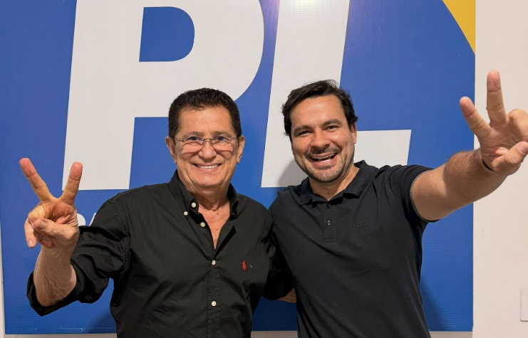 Após perguntar se Alberto Neto "estava louco", Alfredo posta foto ao lado do deputado: 'juntos'