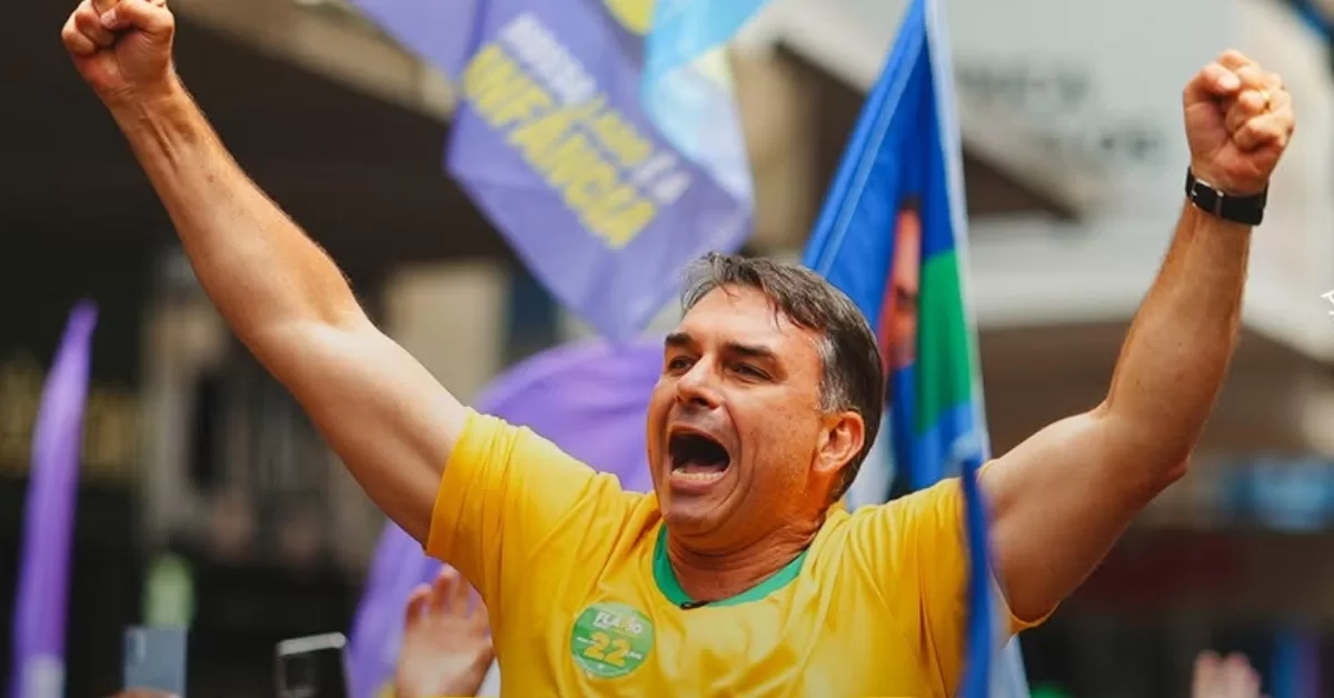 Aliado de Trump afirma que Flávio Bolsonaro chegou aos EUA