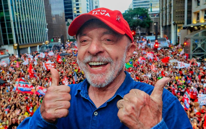 Lula conquista virada histórica e está reeleito presidente do Brasil: "a nossa arma é a urna e a nossa bala é o 13"
