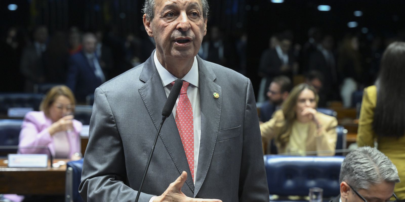 Omar Aziz é eleito governador do Amazonas