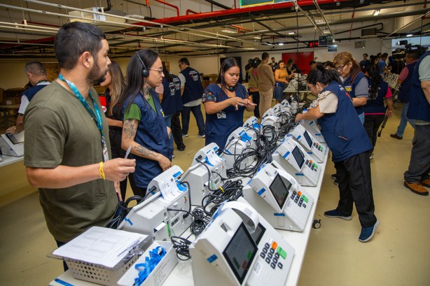 TRE-AM prepara urnas eletrônicas de Manaus para o segundo turno